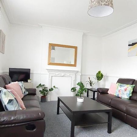 Very Spacious Two Bedroom Converted Apartment In East London Borough of Croydon Exterior foto