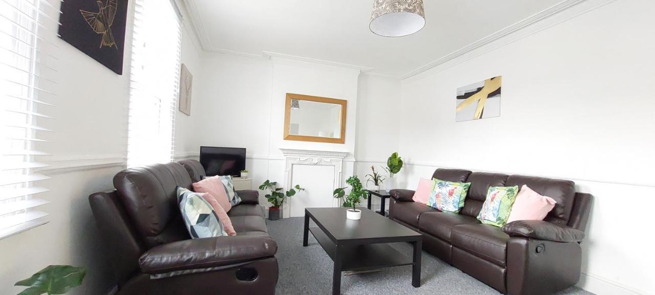 Very Spacious Two Bedroom Converted Apartment In East London Borough of Croydon Exterior foto